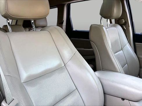 Used 2020 Jeep Grand Cherokee Limited w/ Luxury Group II RWD image 8