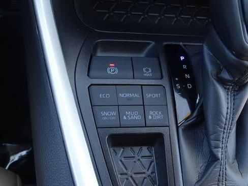 Certified 2025 Toyota RAV4 LE AWD/4WD image 32