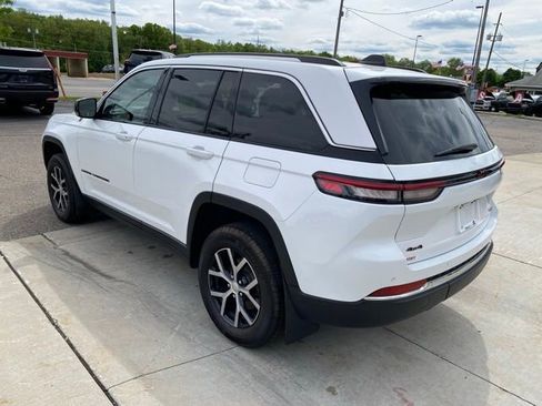 Used 2023 Jeep Grand Cherokee Limited w/ Trailer Tow Prep Group (B) AWD/4WD image 9