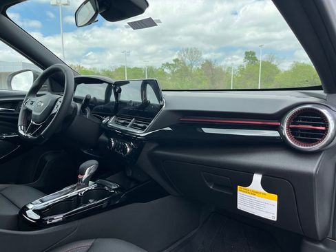 New 2026 Chevrolet Trax RS w/ Driver Confidence Package FWD image 19