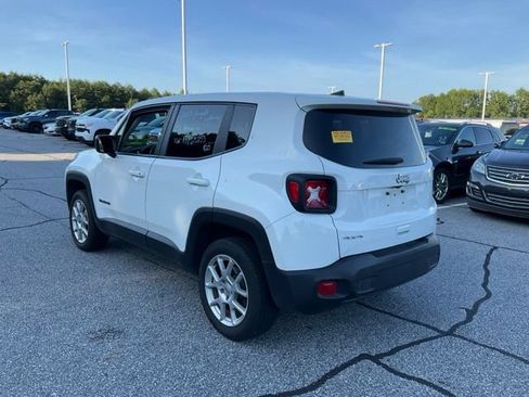 Used 2023 Jeep Renegade Latitude AWD/4WD image 5