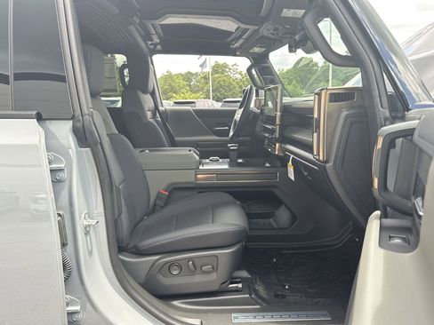 New 2025 GMC Hummer EV 2X image 30
