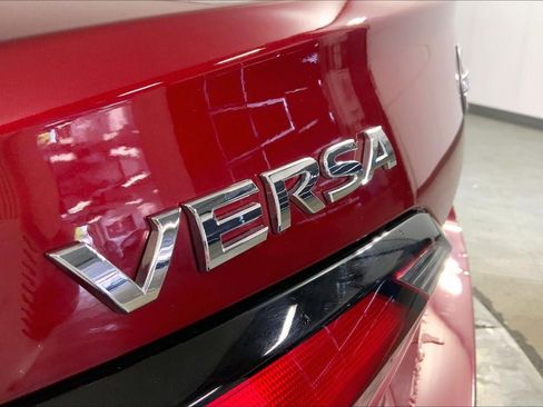 Used 2025 Nissan Versa SV w/ Trunk Package FWD image 10