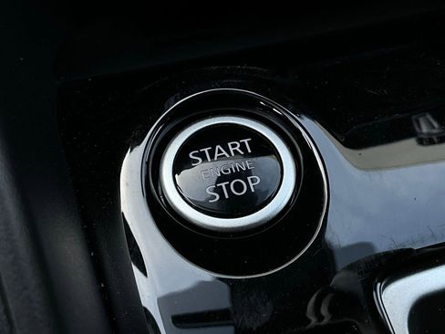 Used 2025 Nissan Versa SV image 22