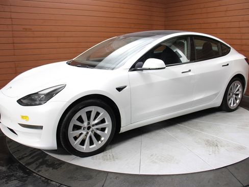 Used 2023 Tesla Model 3 Standard Range image 7