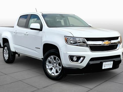 Used 2017 Chevrolet Colorado LT w/ LT Convenience Package RWD image 3