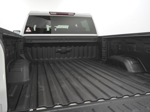 Used 2022 Chevrolet Silverado 2500 Custom w/ Custom Value Package AWD/4WD image 11