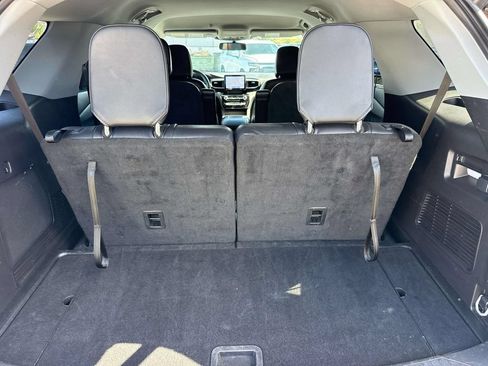Used 2023 Ford Explorer Limited AWD/4WD image 9