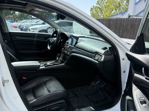 Used 2018 Honda Accord Touring image 20