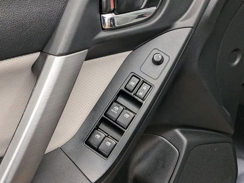 Used 2014 Subaru Forester 2.5i Touring AWD/4WD image 14