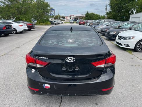 Used 2014 Hyundai Elantra SE w/ Option Group 02 FWD image 6