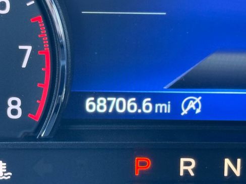 Used 2020 Ford Explorer XLT w/ Comfort Package image 16