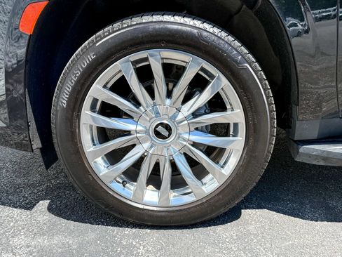 Certified 2021 Cadillac Escalade Premium Luxury AWD/4WD image 12