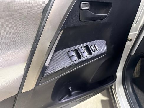 Used 2014 Toyota RAV4 LE AWD/4WD image 24