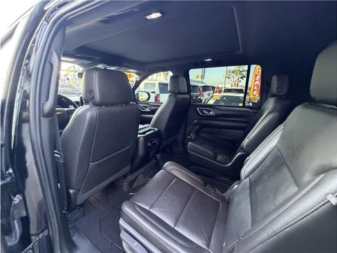Used 2021 Chevrolet Suburban LT RWD image 21