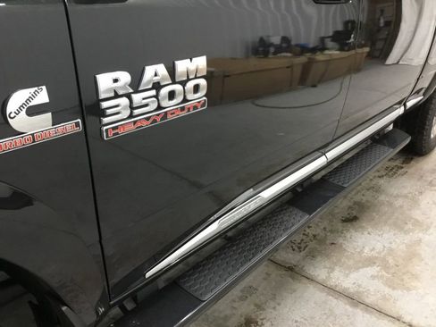 Used 2018 RAM 3500 Laramie Longhorn image 5