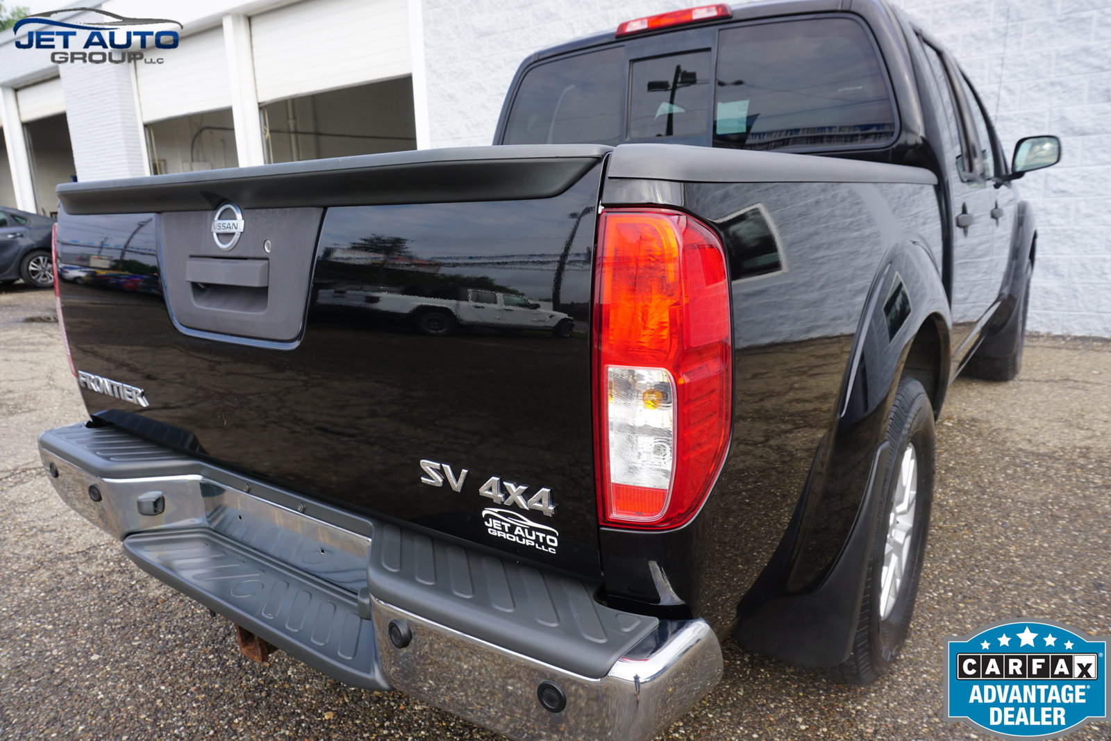 Used 2016 Nissan Frontier SV w/ SV Value Truck Package AWD/4WD image 11