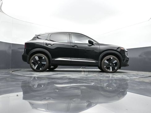 Certified 2025 Nissan Kicks SR AWD/4WD image 30