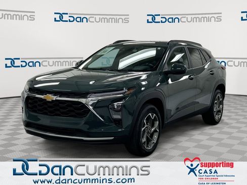 Used 2025 Chevrolet Trax LT w/ LT Convenience Package image 1