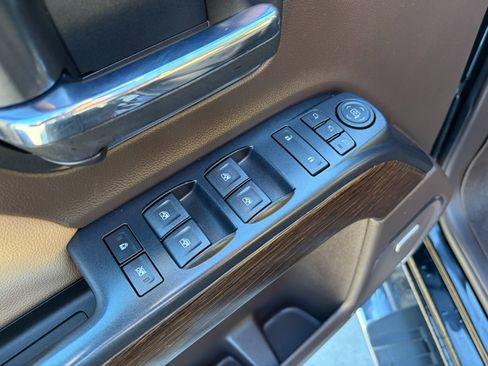 Used 2018 GMC Sierra 2500 Denali image 10