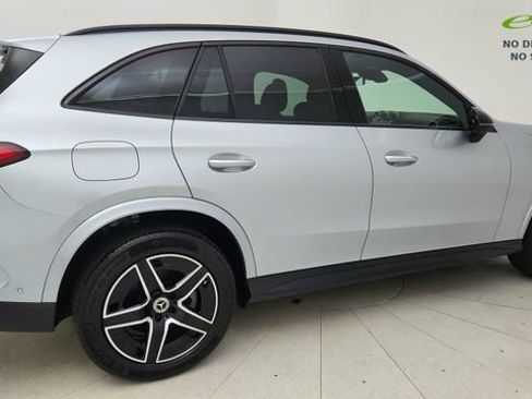 Used 2025 Mercedes-Benz GLC 300 4MATIC image 6