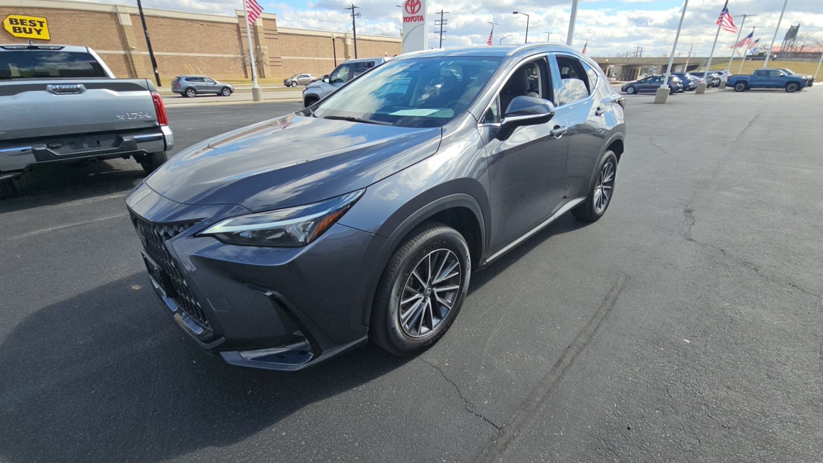Used 2023 Lexus NX 350 AWD image 7