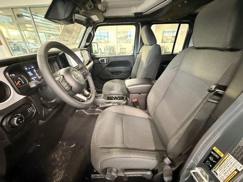 New 2026 Jeep Gladiator Willys image 14