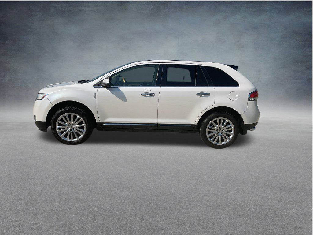 Used 2014 Lincoln MKX FWD w/ Equipment Group 102A image 4