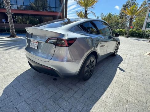 Used 2024 Tesla Model Y Long Range AWD/4WD image 6