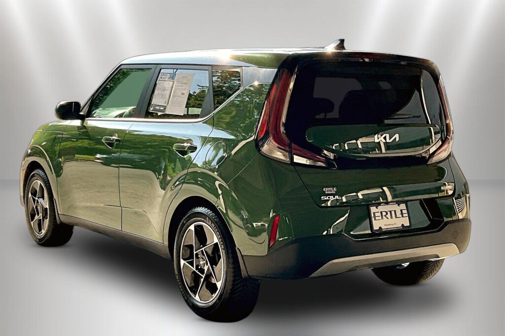 Used 2023 Kia Soul EX FWD image 4