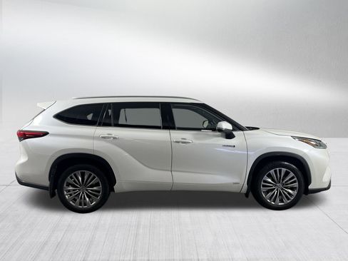 Used 2021 Toyota Highlander Platinum image 8