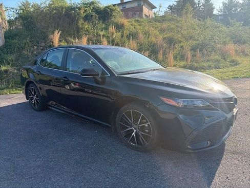 Used 2022 Toyota Camry SE w/ Convenience Package FWD image 15