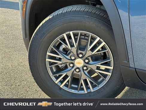 New 2026 Chevrolet Traverse LT w/ Driver Confidence Package image 8