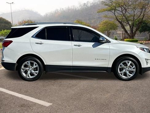 Used 2019 Chevrolet Equinox Premier AWD/4WD image 3