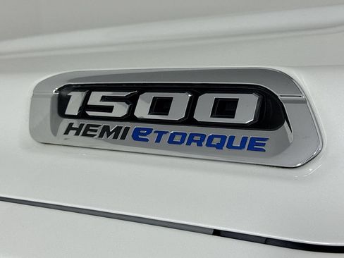 Used 2023 RAM 1500 Limited w/ Body-Colour Bumper Group AWD/4WD image 9