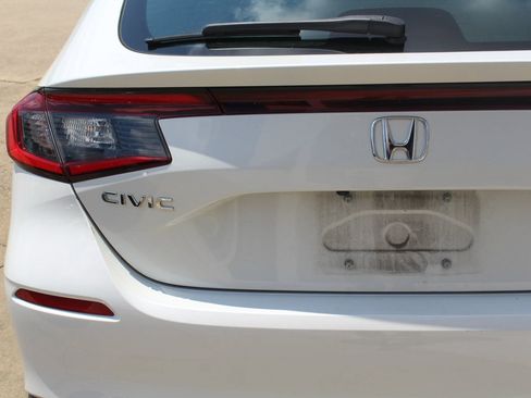 Used 2023 Honda Civic LX image 4