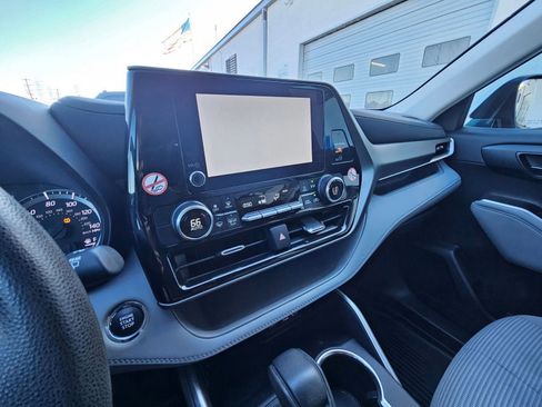 Used 2023 Toyota Highlander L image 50