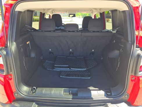 Used 2023 Jeep Renegade Trailhawk AWD/4WD image 15