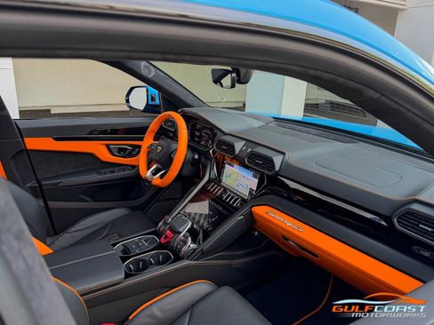 Used 2023 Lamborghini Urus S image 29