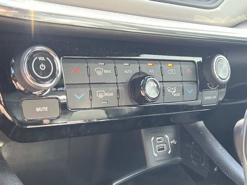 Certified 2023 Jeep Compass Limited AWD/4WD image 24