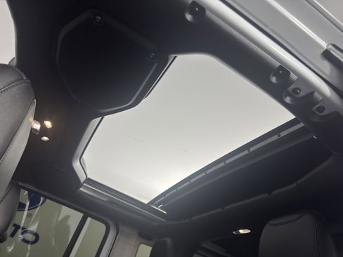 Used 2023 Jeep Wrangler Unlimited Rubicon 392 image 34