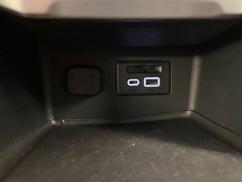 Used 2020 GMC Acadia SLT w/ Premium Package image 16