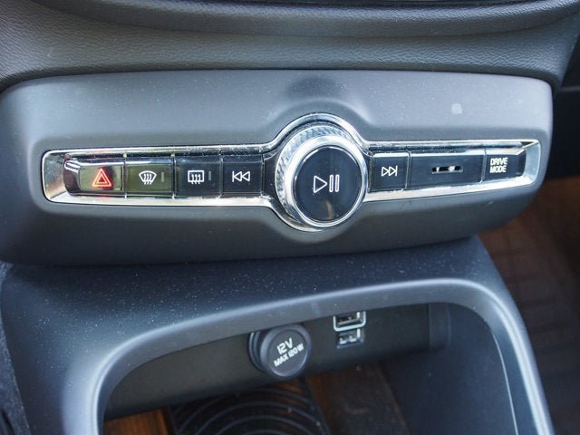 Used 2019 Volvo XC40 T5 Momentum AWD/4WD image 26