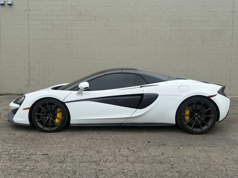 Used 2019 McLaren 570S Spider RWD image 4