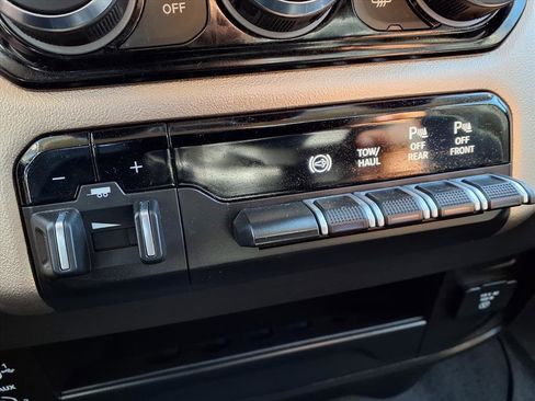 Used 2024 RAM 2500 Laramie w/ Safety Group image 20