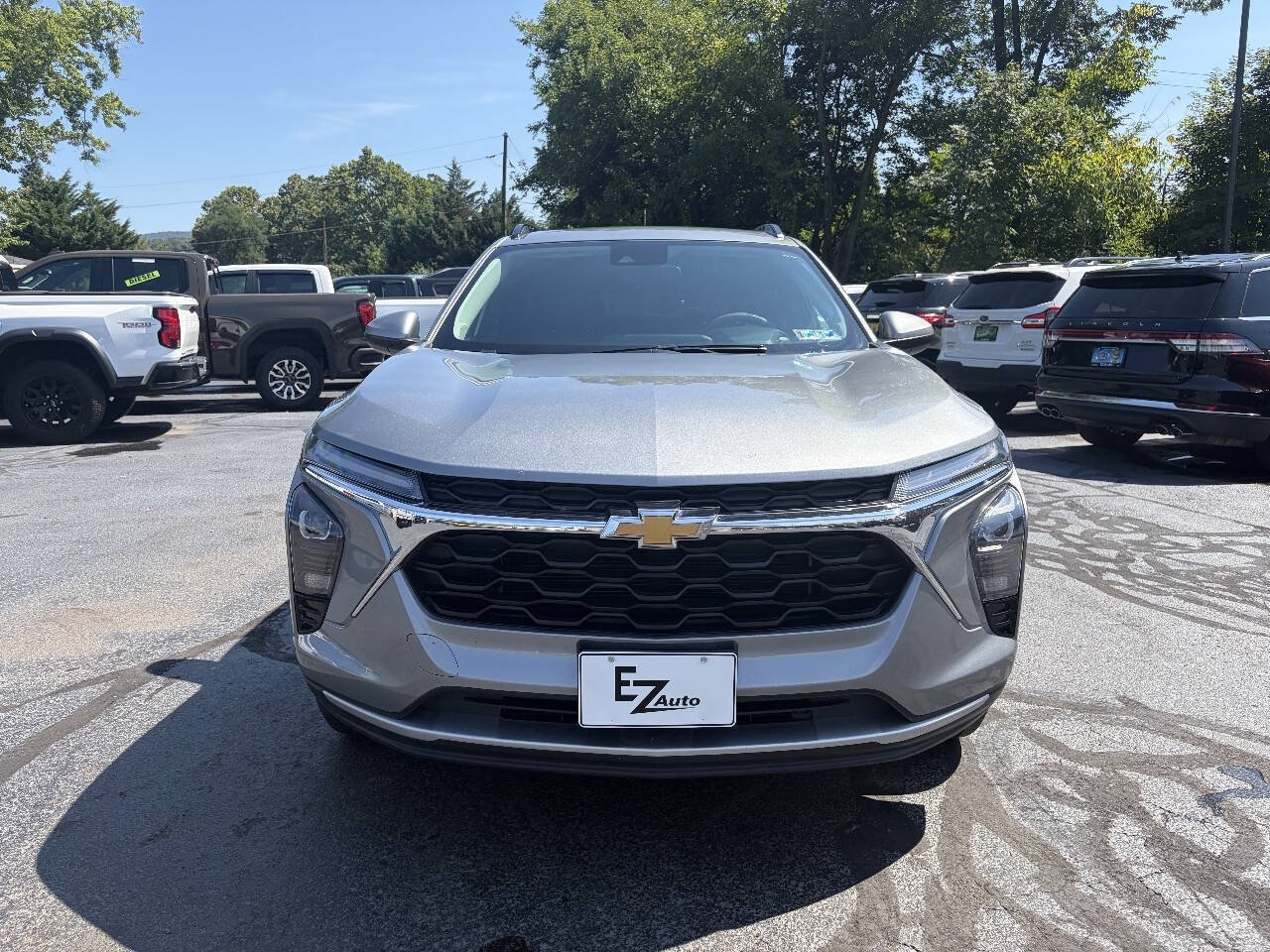 Used 2024 Chevrolet Trax LT FWD image 3