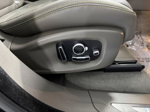 Used 2020 Jaguar F-PACE R-Sport image 28