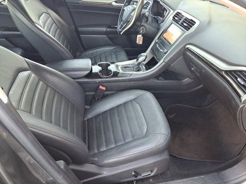 Used 2014 Ford Fusion SE w/ Equipment Group 202A FWD image 18