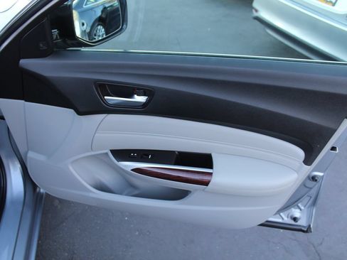 Used 2015 Acura TLX w/ Technology Package FWD image 20
