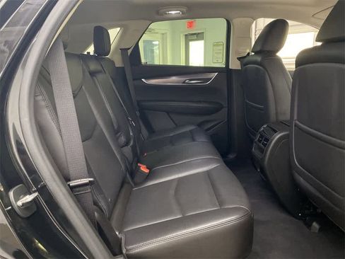 Used 2017 Cadillac XT5 Luxury image 19